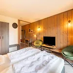 Forest Retreat In Hambachtal Boutique