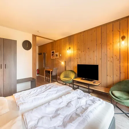 Forest Retreat In Hambachtal Boutique